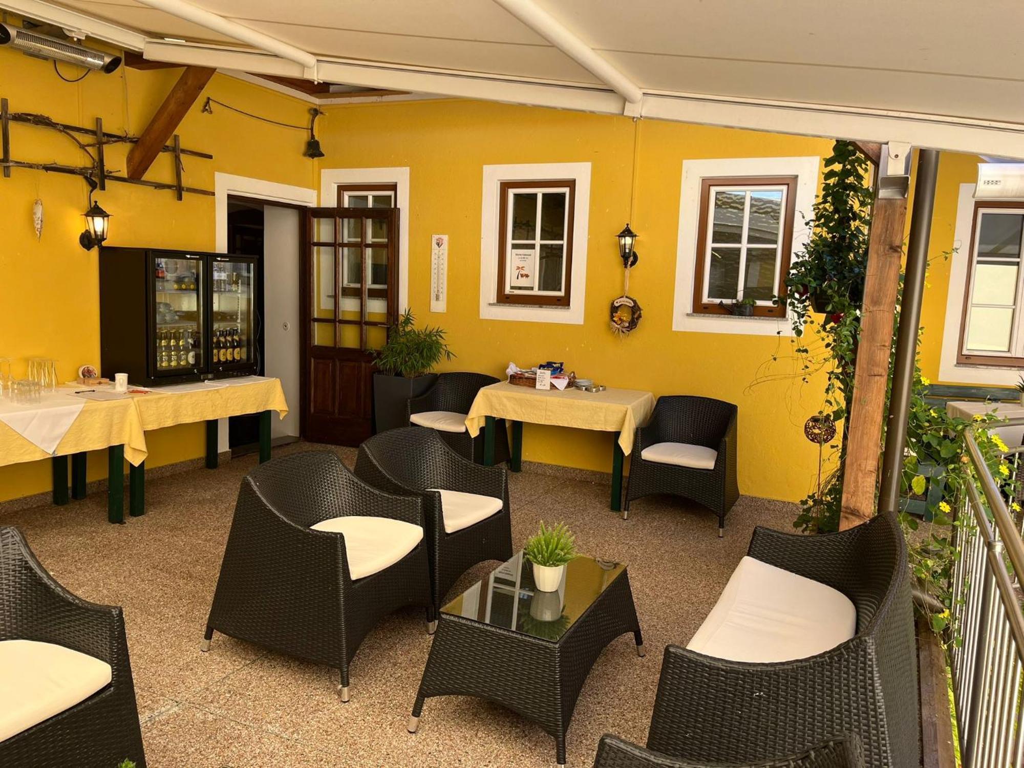 Hotel-Garni Goldenes Kreuz Grein Exterior photo